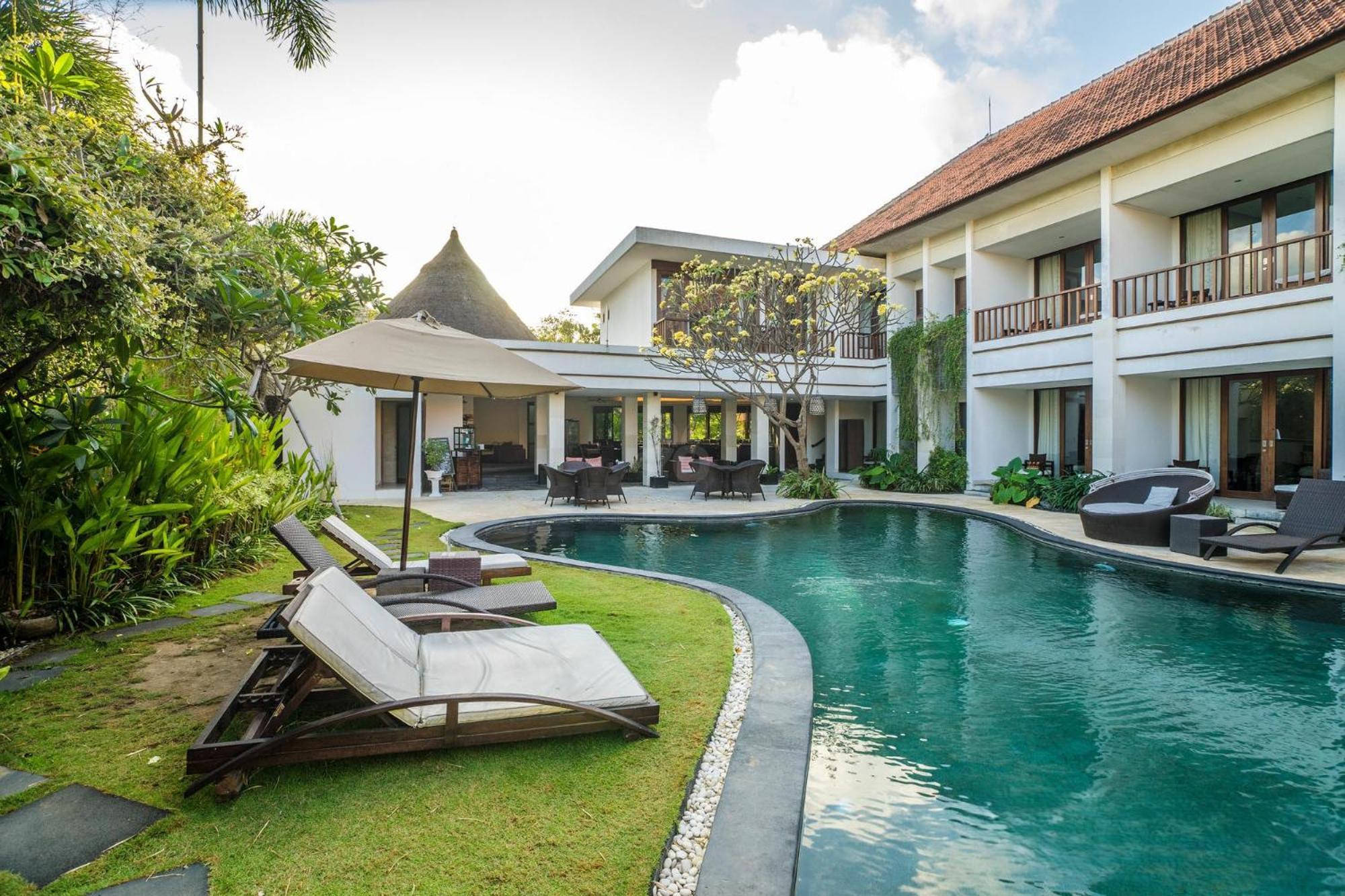 Villa Diana Bali 16 Bedrooms Семиньяк Экстерьер фото